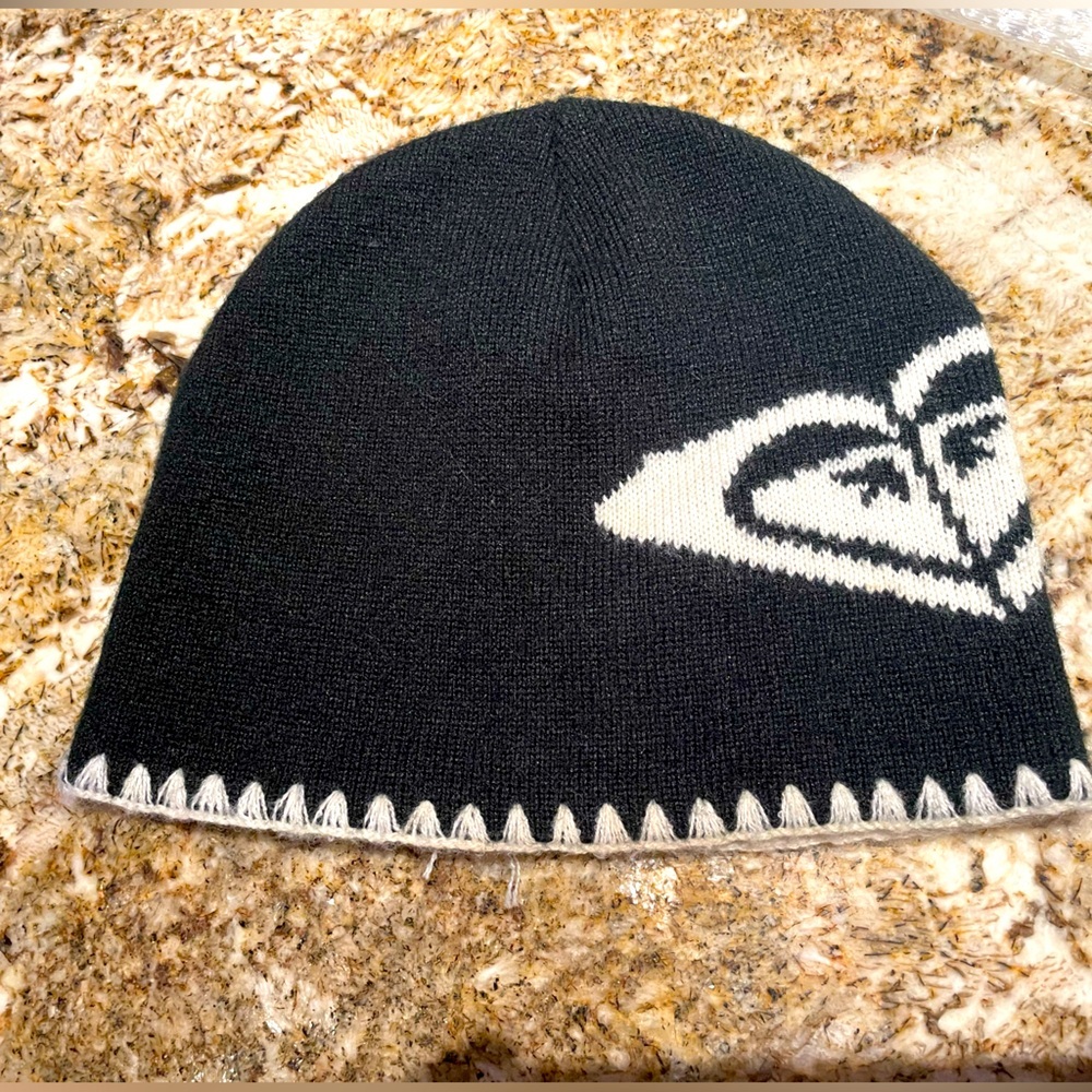 Women’s Black Roxy Logo Beanie